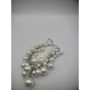 Vintage Traci Lynn White Beaded Bracelet Silver Tone Jewelry Costume